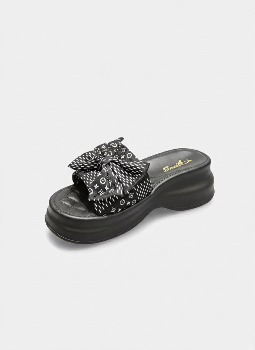 WOMEN Chunky - Soled Slide Sandals EVR
