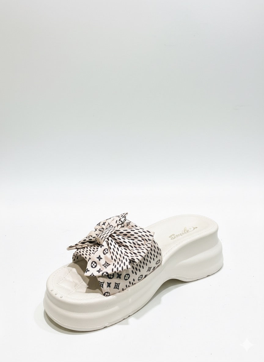 WOMEN Chunky - Soled Slide Sandals EVR