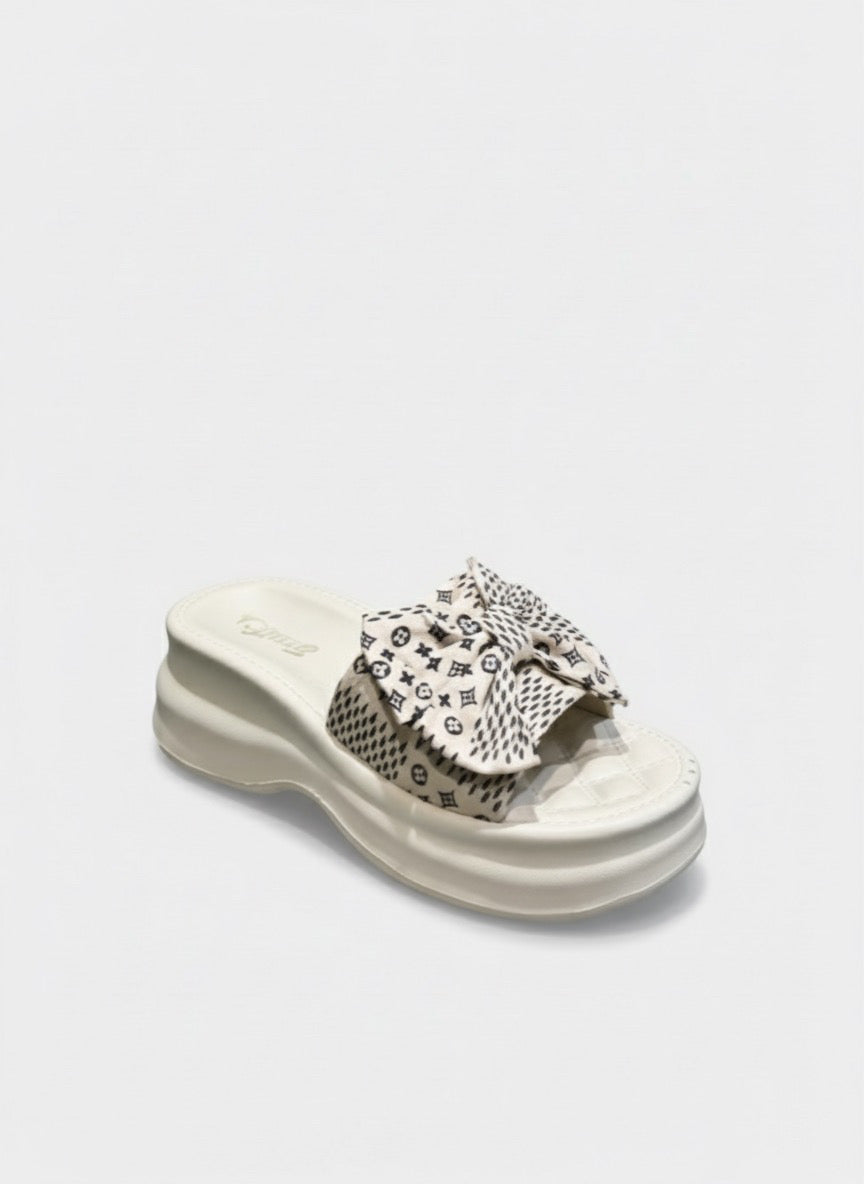 WOMEN Chunky - Soled Slide Sandals EVR